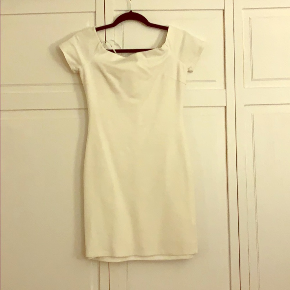 Lulu’s white dress
